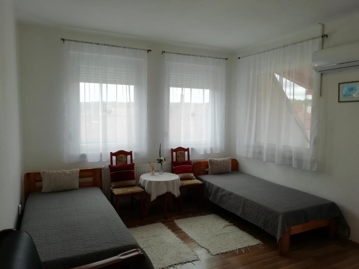 Vadasztanya Fogado Appartement Egerszalók Buitenkant foto