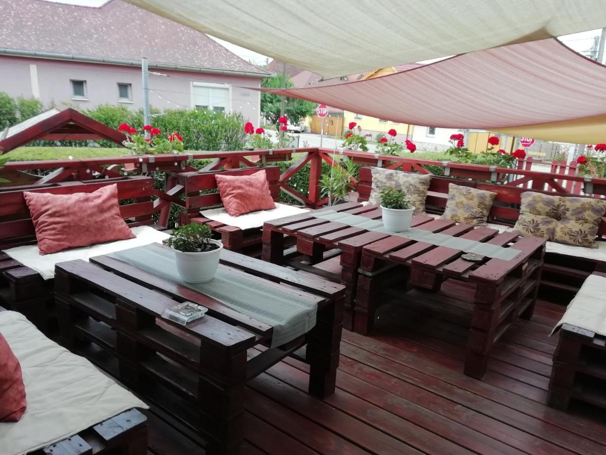 Vadasztanya Fogado Appartement Egerszalók Buitenkant foto
