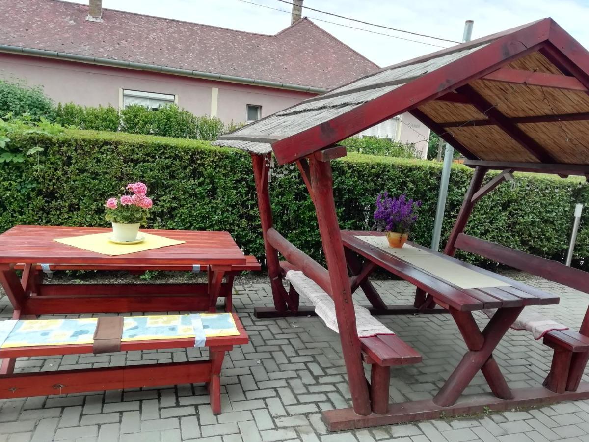 Vadasztanya Fogado Appartement Egerszalók Buitenkant foto